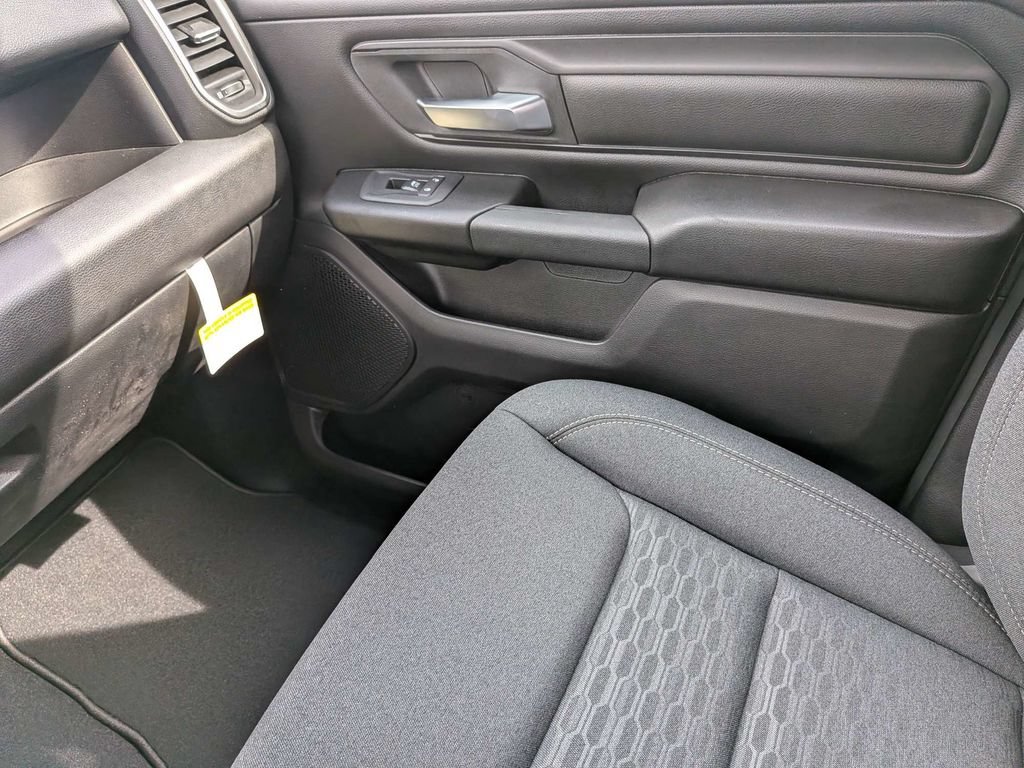 New 2026 RAM 1500 Express AWD/4WD image 17