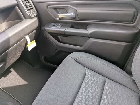 New 2026 RAM 1500 Express AWD/4WD image 17