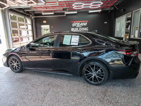 Used 2024 Toyota Camry SE w/ Cold Weather Package image 2