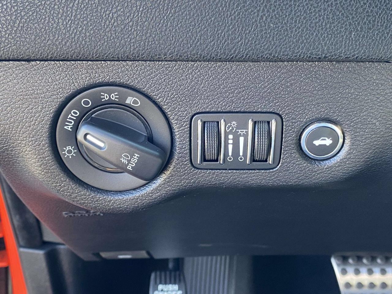 Used 2019 Dodge Charger Scat Pack RWD image 18