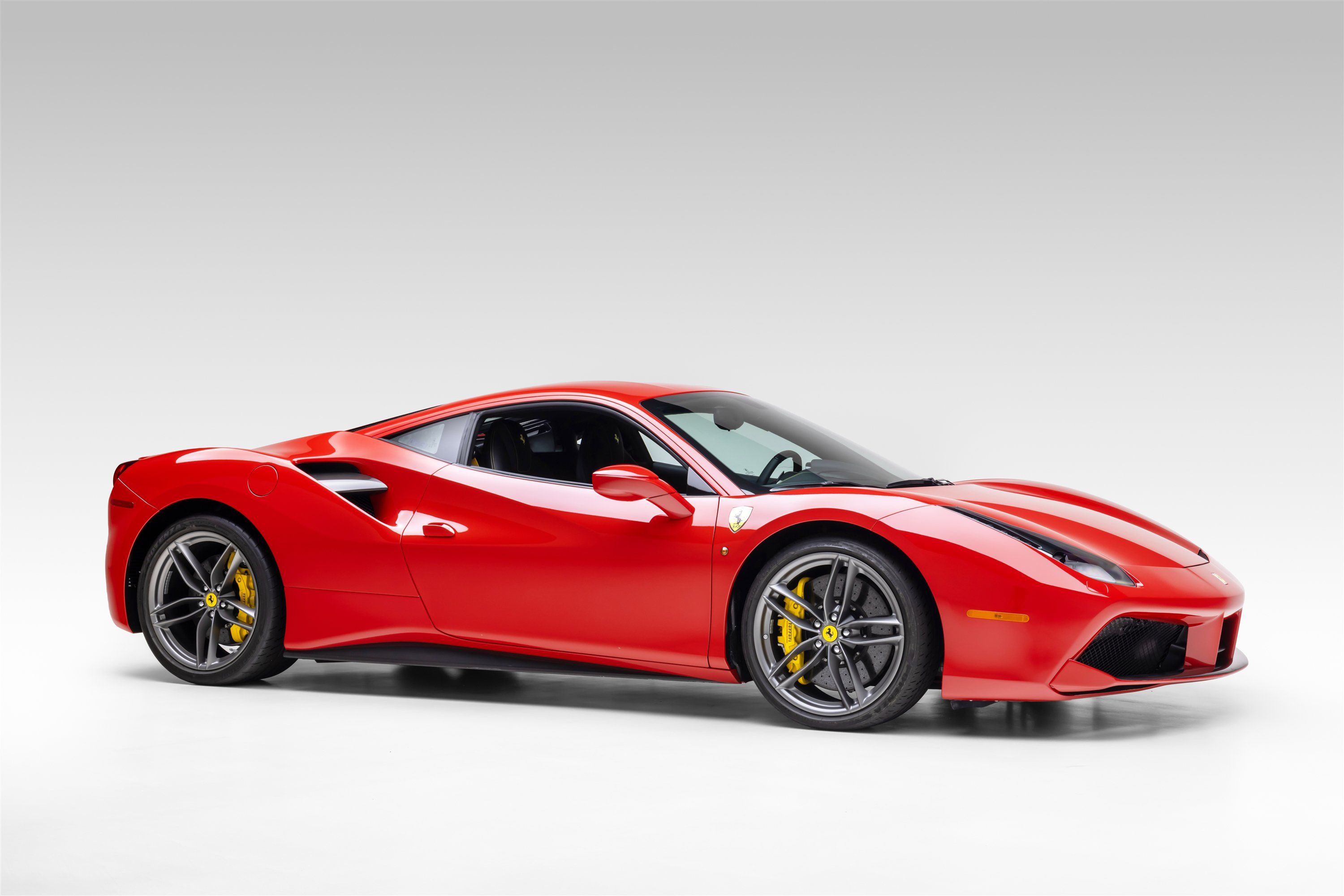 Certified 2018 Ferrari 488 GTB RWD image 12