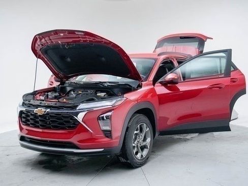 New 2026 Chevrolet Trax LT image 18