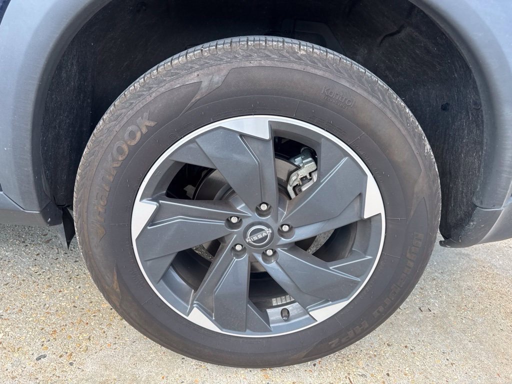 Used 2025 Nissan Rogue SV AWD/4WD image 32