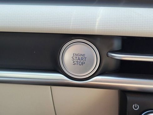 New 2026 Hyundai Tucson SE image 8