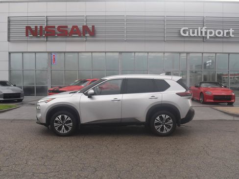 Used 2023 Nissan Rogue SV FWD image 3
