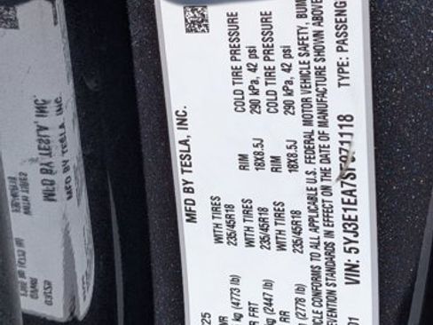 Used 2025 Tesla Model 3 Long Range RWD image 25