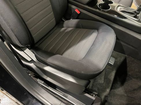 Used 2018 Ford Edge SE image 27