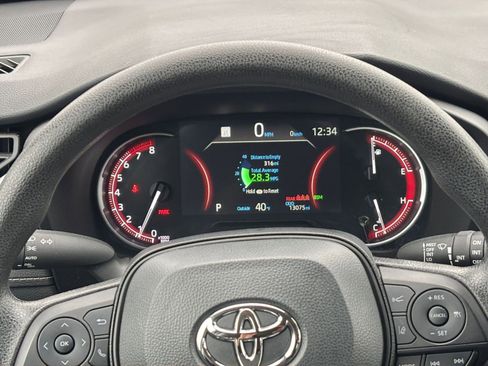 Used 2025 Toyota RAV4 XLE image 35