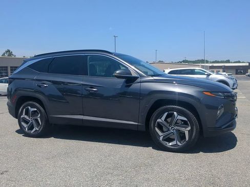 Used 2023 Hyundai Tucson Limited AWD/4WD image 2