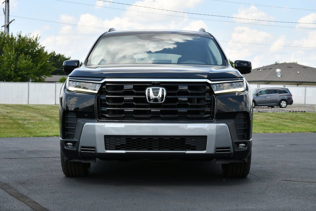 New 2026 Honda Pilot Touring image 2
