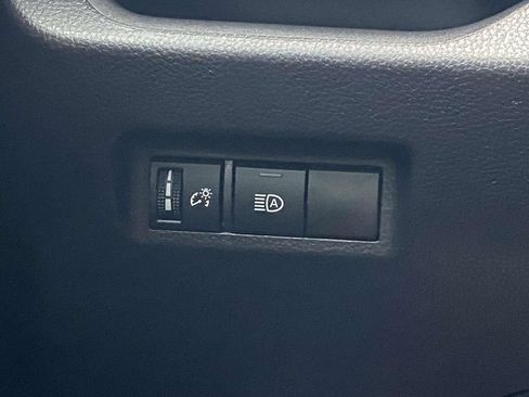 Used 2025 Toyota RAV4 LE FWD image 31