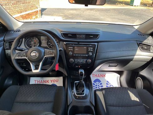 Used 2017 Nissan Rogue S AWD/4WD image 15