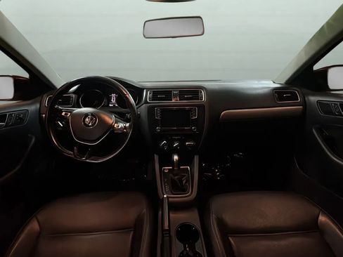 Used 2017 Volkswagen Jetta SE FWD image 9