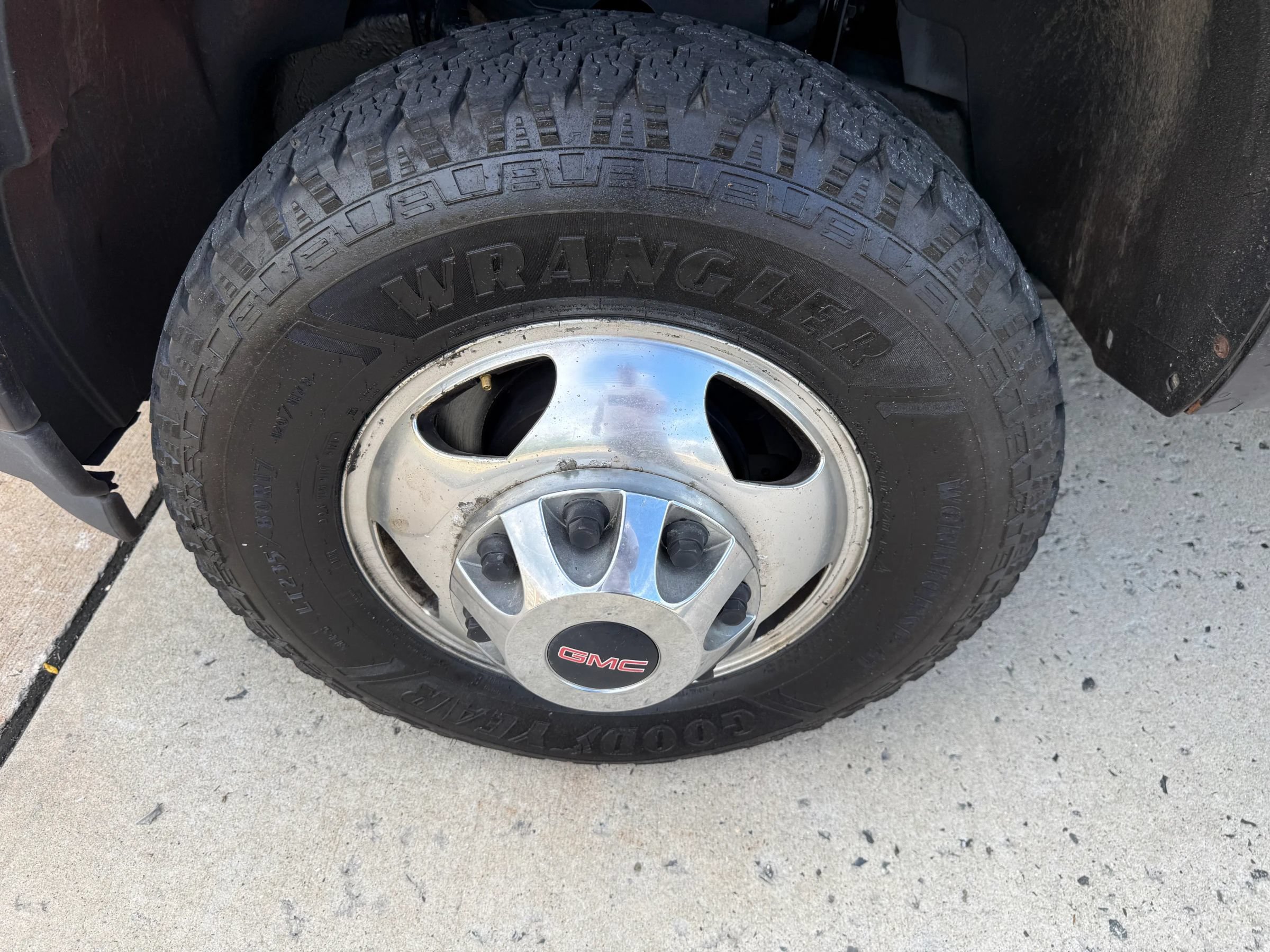 Used 2013 GMC Sierra 3500 Denali AWD/4WD image 25