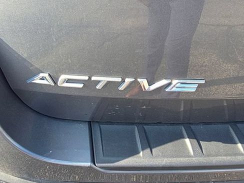 Used 2025 Ford Explorer Active AWD/4WD image 9