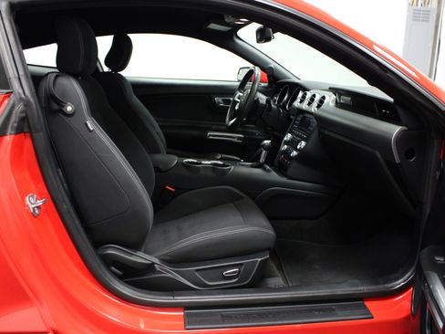 Used 2018 Ford Mustang GT RWD image 14