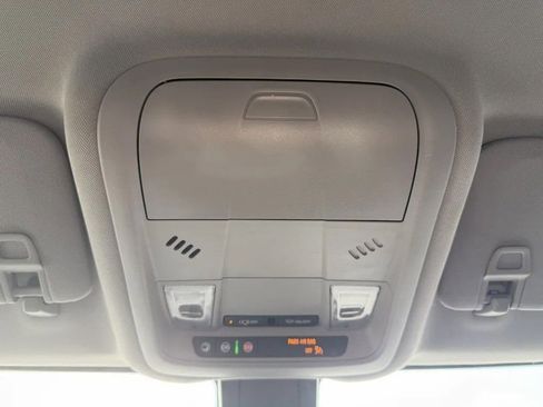 Used 2024 Chevrolet Equinox LT image 21