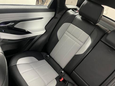 Used 2023 Land Rover Range Rover Evoque R-Dynamic SE image 22