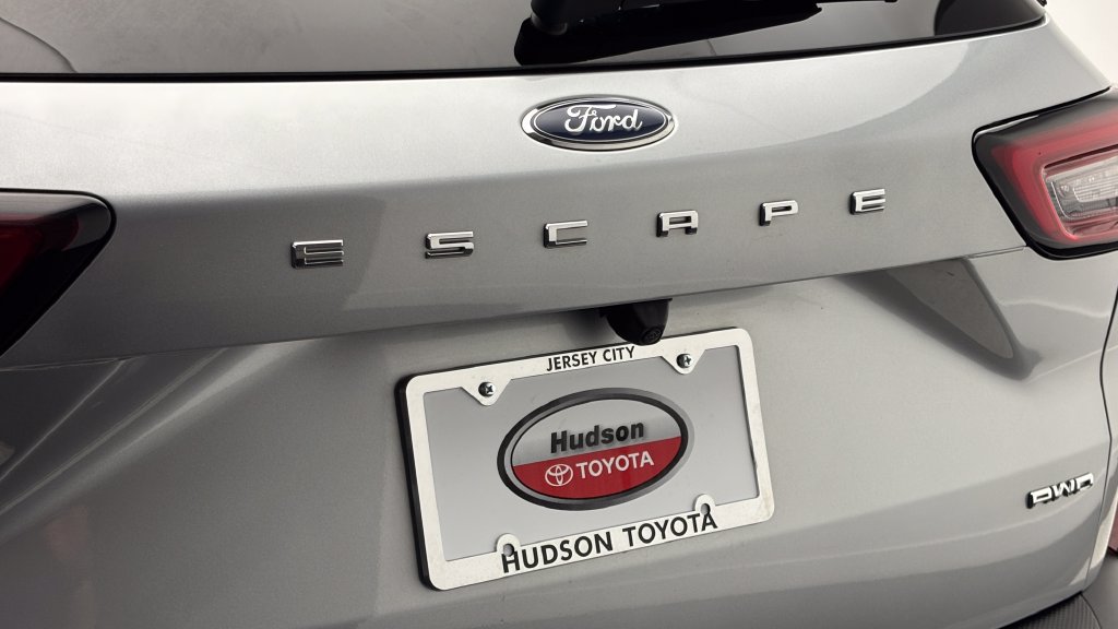 Used 2023 Ford Escape Active w/ Tech Pack #1 AWD/4WD image 8