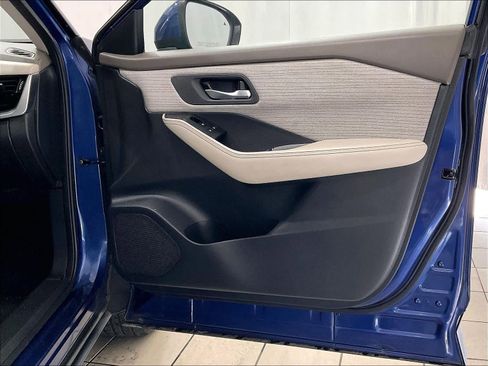 Used 2021 Nissan Rogue SV AWD/4WD image 12