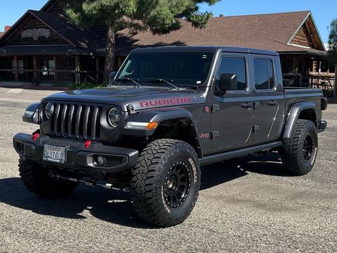 Used 2021 Jeep Gladiator Rubicon image 2