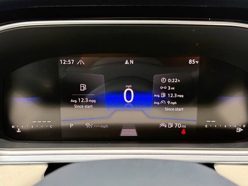 Used 2025 Volkswagen Taos SE w/ Panoramic Sunroof Package AWD/4WD image 13