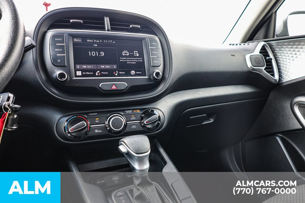 Used 2025 Kia Soul LX w/ LX Technology Package FWD image 37