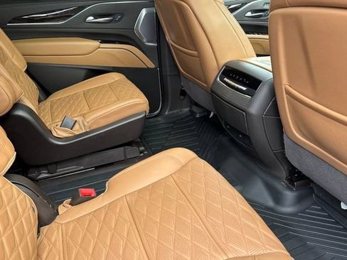 Used 2022 Cadillac Escalade Sport w/ Touring Package AWD/4WD image 19