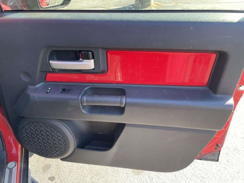 Used 2012 Toyota FJ Cruiser 4WD image 45