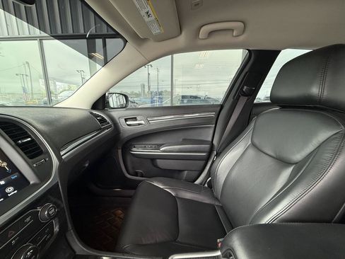Used 2019 Chrysler 300 Touring L w/ Quick Order Package 2EF RWD image 24