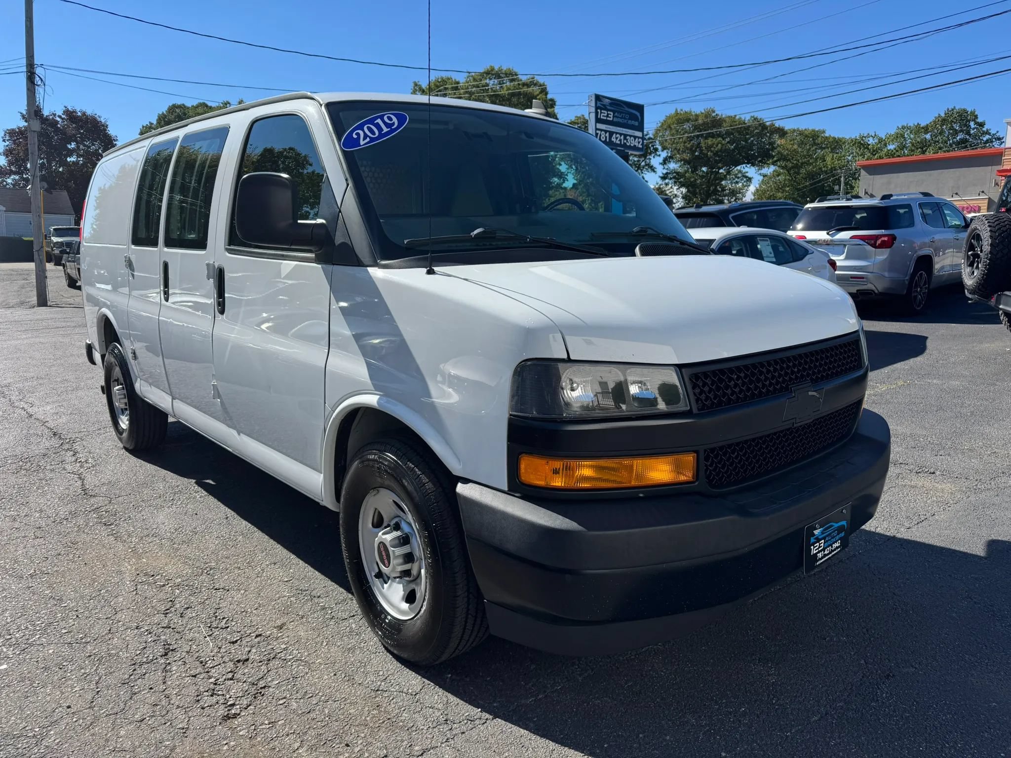 Used 2019 GMC Savana 2500 w/ Driver Convenience Package RWD image 1