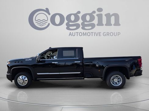 New 2026 Chevrolet Silverado 3500 High Country w/ High Country Premium Package AWD/4WD image 2