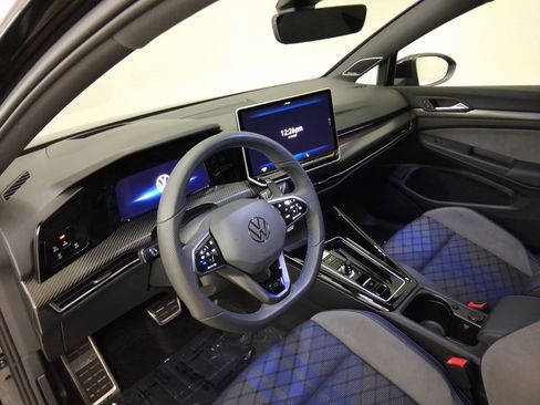 Used 2025 Volkswagen Golf R Black Edition image 2