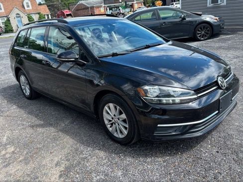 Used 2019 Volkswagen Golf S FWD image 3
