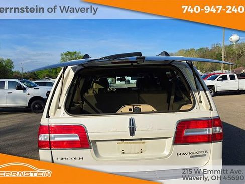 Used 2010 Lincoln Navigator L 4WD image 31