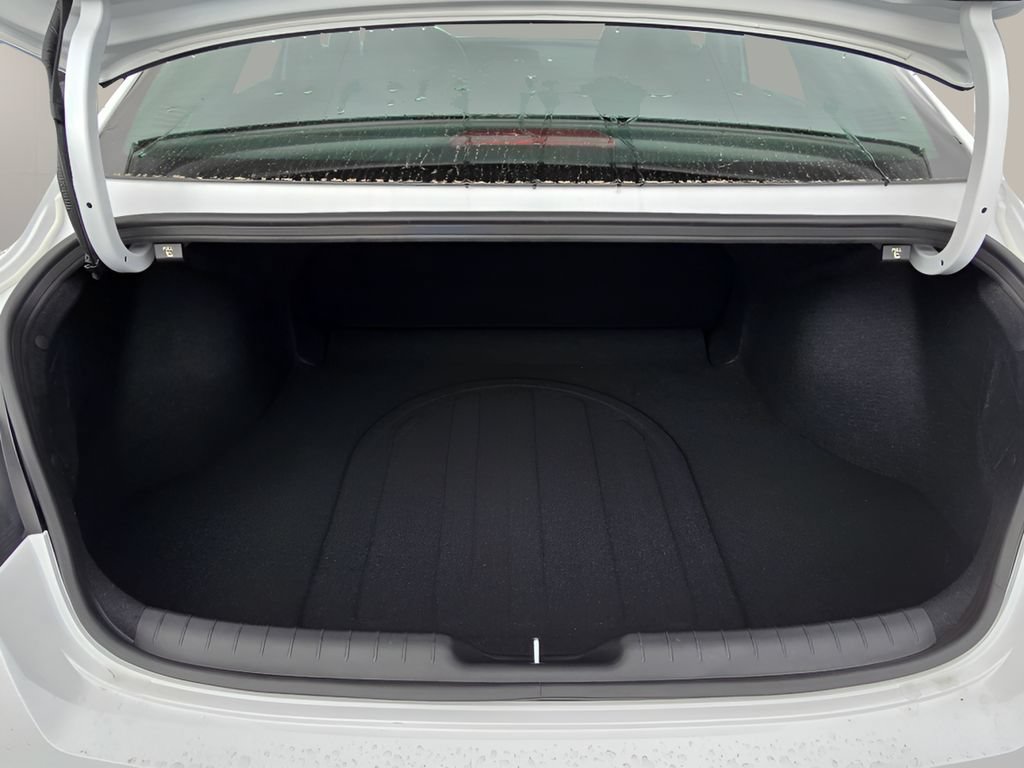 Used 2026 Hyundai Elantra Hybrid FWD image 31