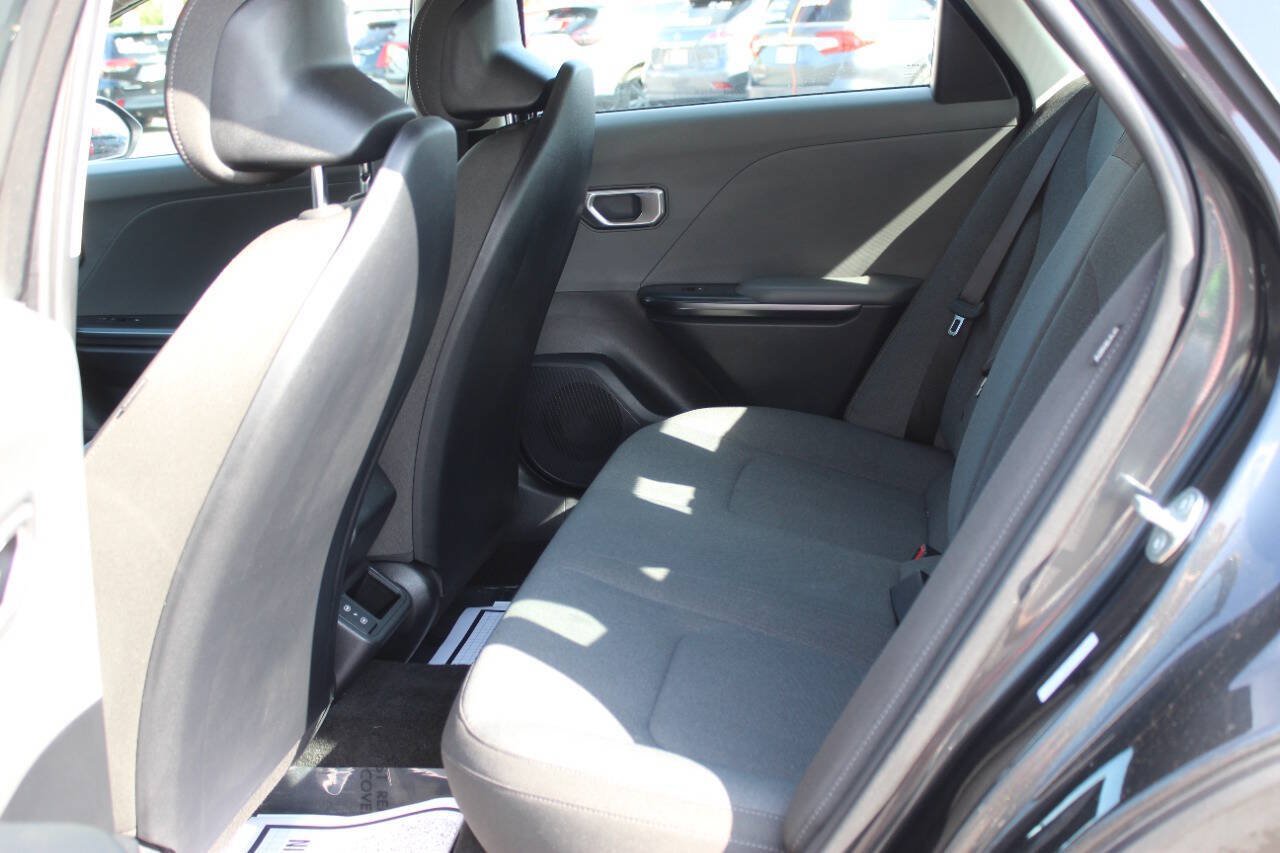 Used 2025 Kia K4 FWD image 14