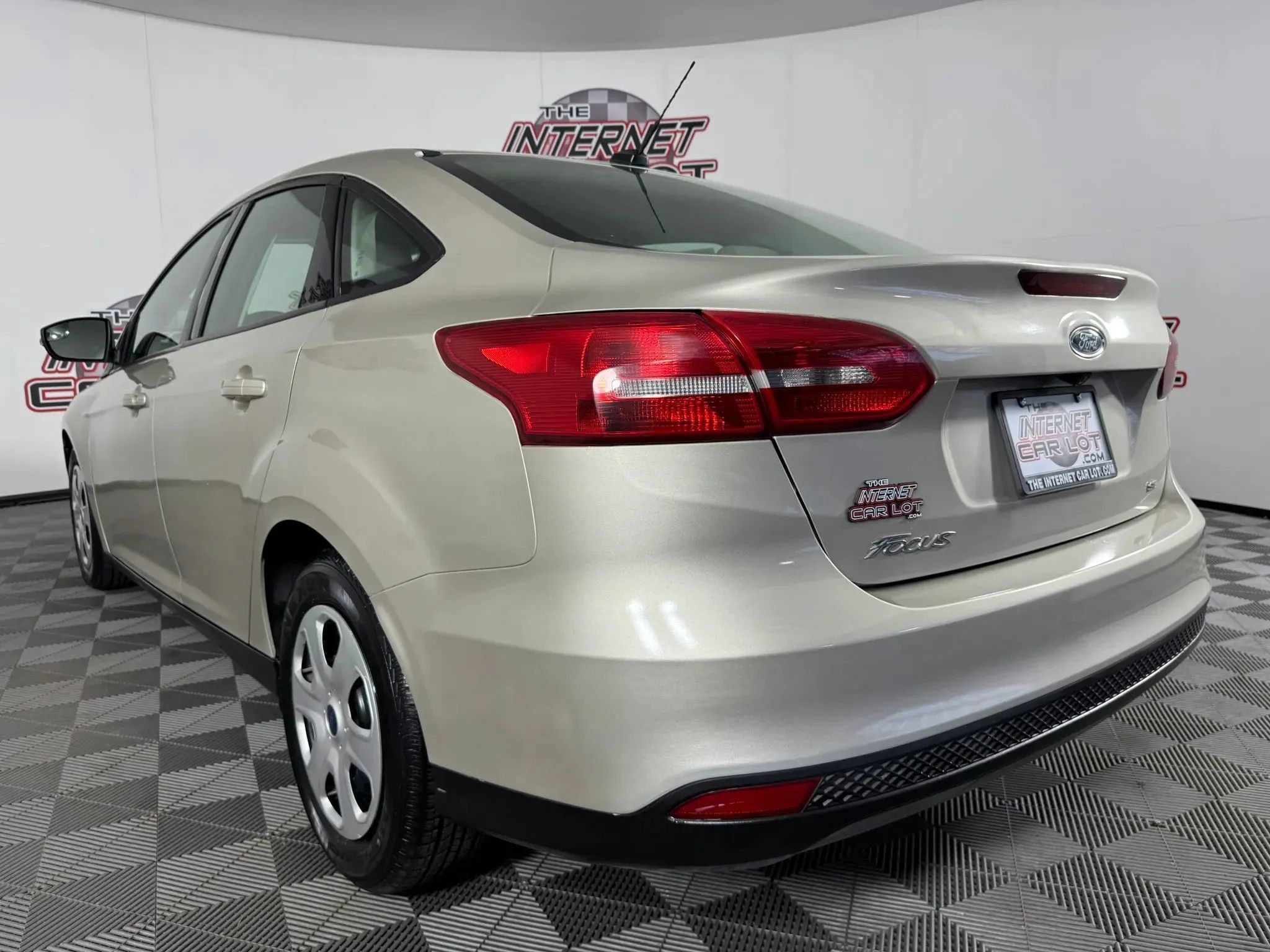 Used 2017 Ford Focus SE FWD image 24