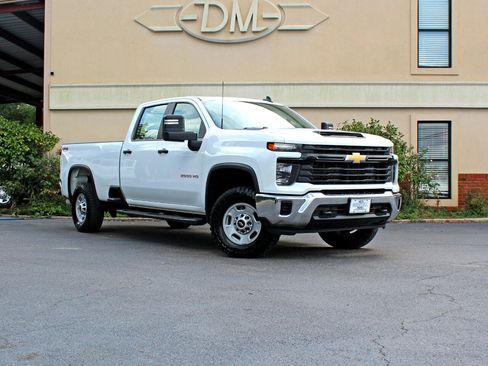 Used 2024 Chevrolet Silverado 2500 W/T w/ WT/CX Safety Package image 3