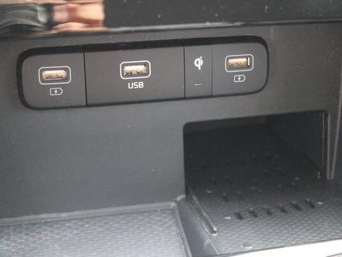 Used 2024 Kia Carnival SX Prestige FWD image 10
