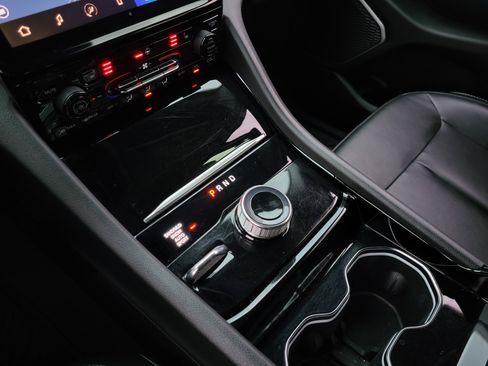 Used 2022 Jeep Grand Cherokee L Limited w/ Black Appearance Package image 28