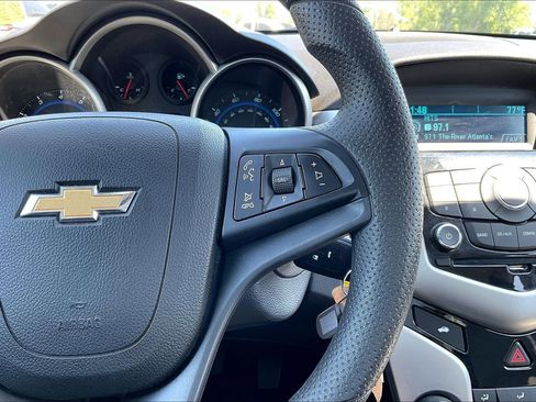 Used 2016 Chevrolet Cruze L FWD image 12