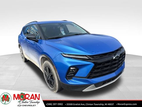 Certified 2025 Chevrolet Blazer LT w/ Midnight/Sport Edition AWD/4WD image 2