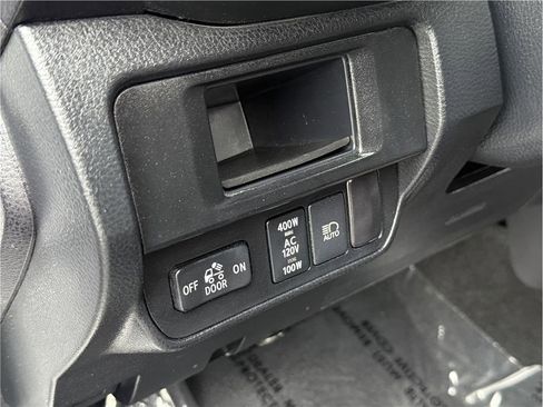 Used 2019 Toyota Tacoma TRD Sport RWD image 12