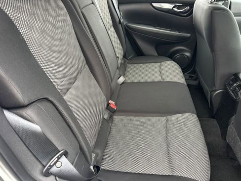 Used 2021 Nissan Rogue Sport SV image 15