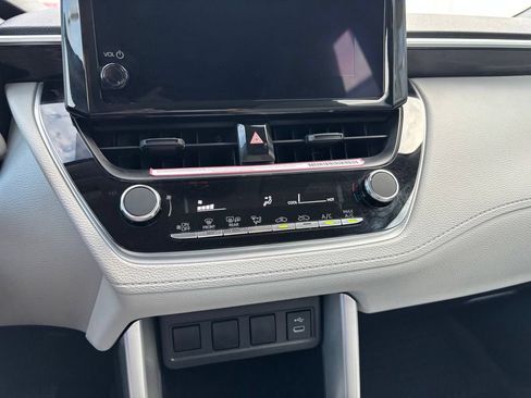 Used 2023 Toyota Corolla Cross L FWD image 17