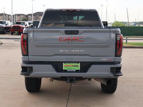 Used 2024 GMC Sierra 2500 AT4 w/ AT4 Premium Plus Package AWD/4WD image 5