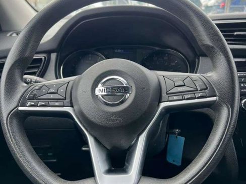 Used 2021 Nissan Rogue Sport S image 22