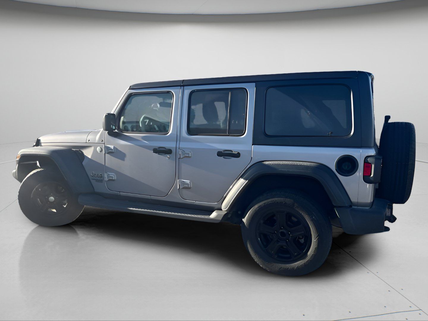 Used 2018 Jeep Wrangler Unlimited Sport S AWD/4WD image 9