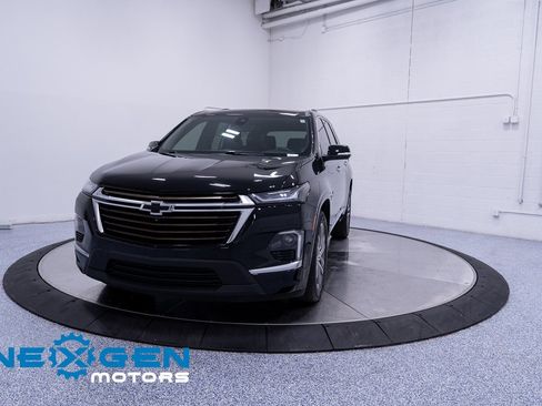 Used 2023 Chevrolet Traverse High Country image 33